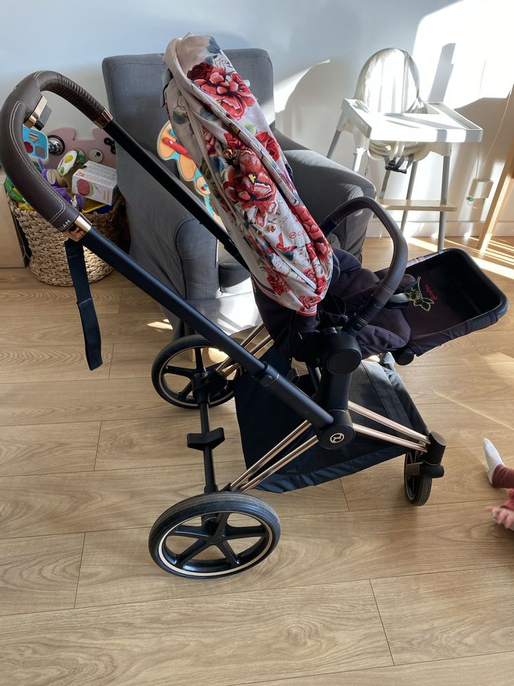 Cybex Priam 2.0 Spring Blossom Light Spacerowy
