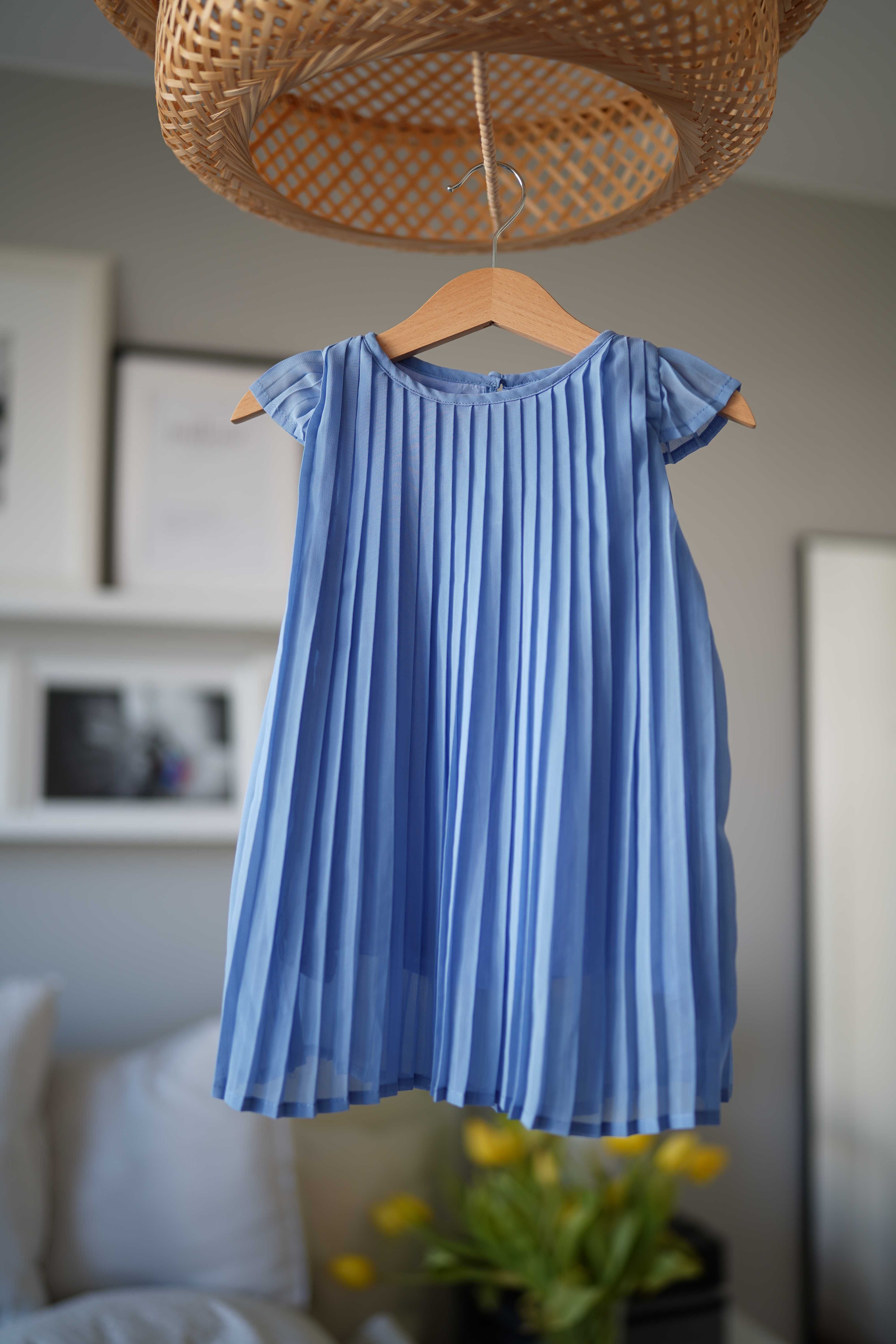 Błękitna niebieska plisowana sukienka rozmiar 92 krótki rękaw