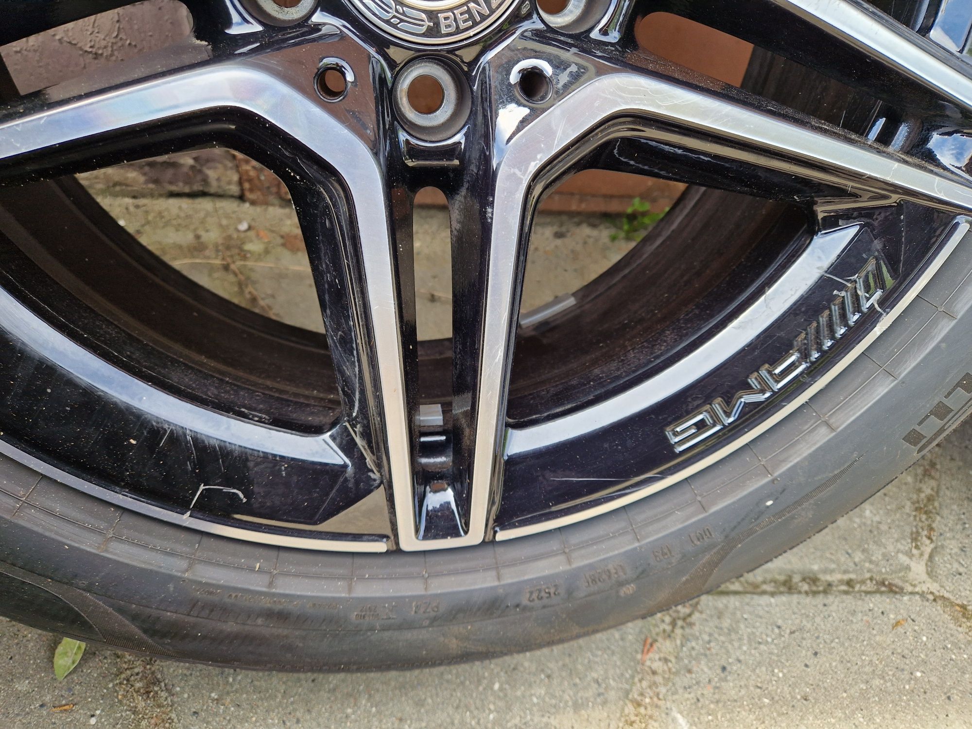 Oryginalne Koła Mercedes-Benz GLB GLA AMG W247 235/50R19 Pirelli 22r.