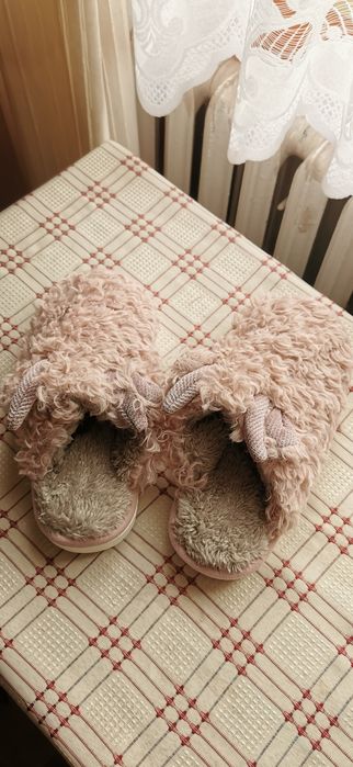 Kapcie kozy pluszowe r. 40 - 41 damskie nowe