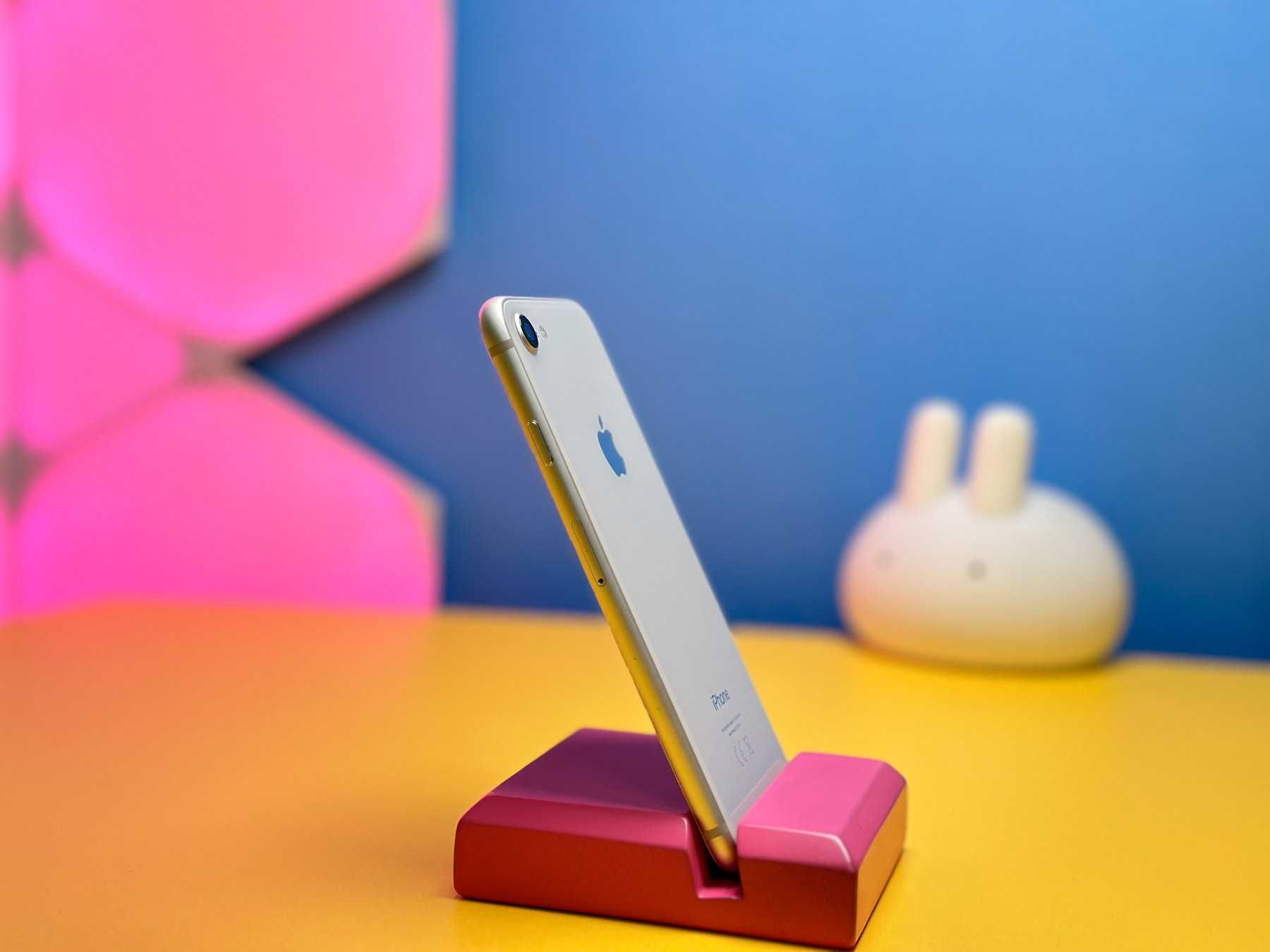 Смартфон Apple iPhone 8 64GB Silver UA (98748) Б/У З ГАРАНТІЄЮ