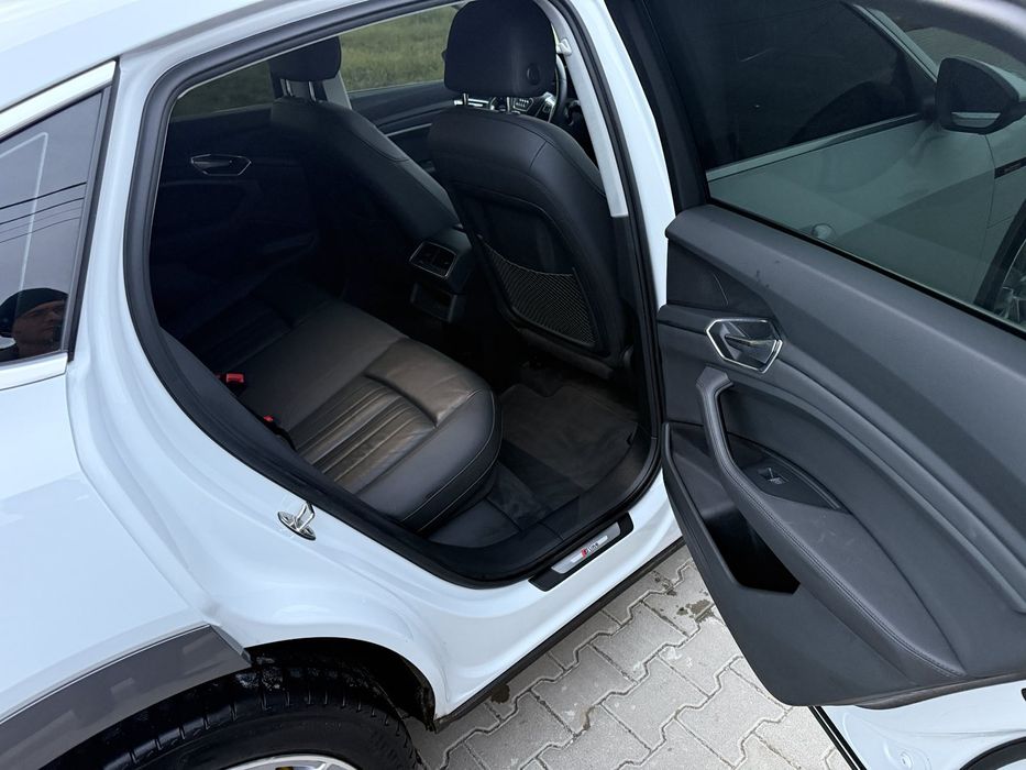 Ауді Audi Е-TRONE Sportback 2023 електро Рівне без підкрасів, 38 тис.п