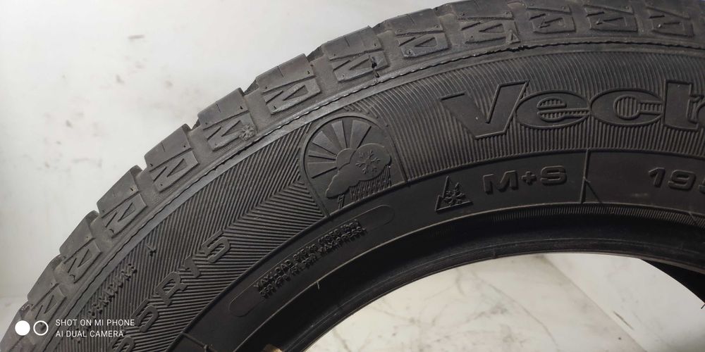 Opony 195/65R15 Goodyear VECTOR 4Seasons 91T M+S para 2szt całoroczne