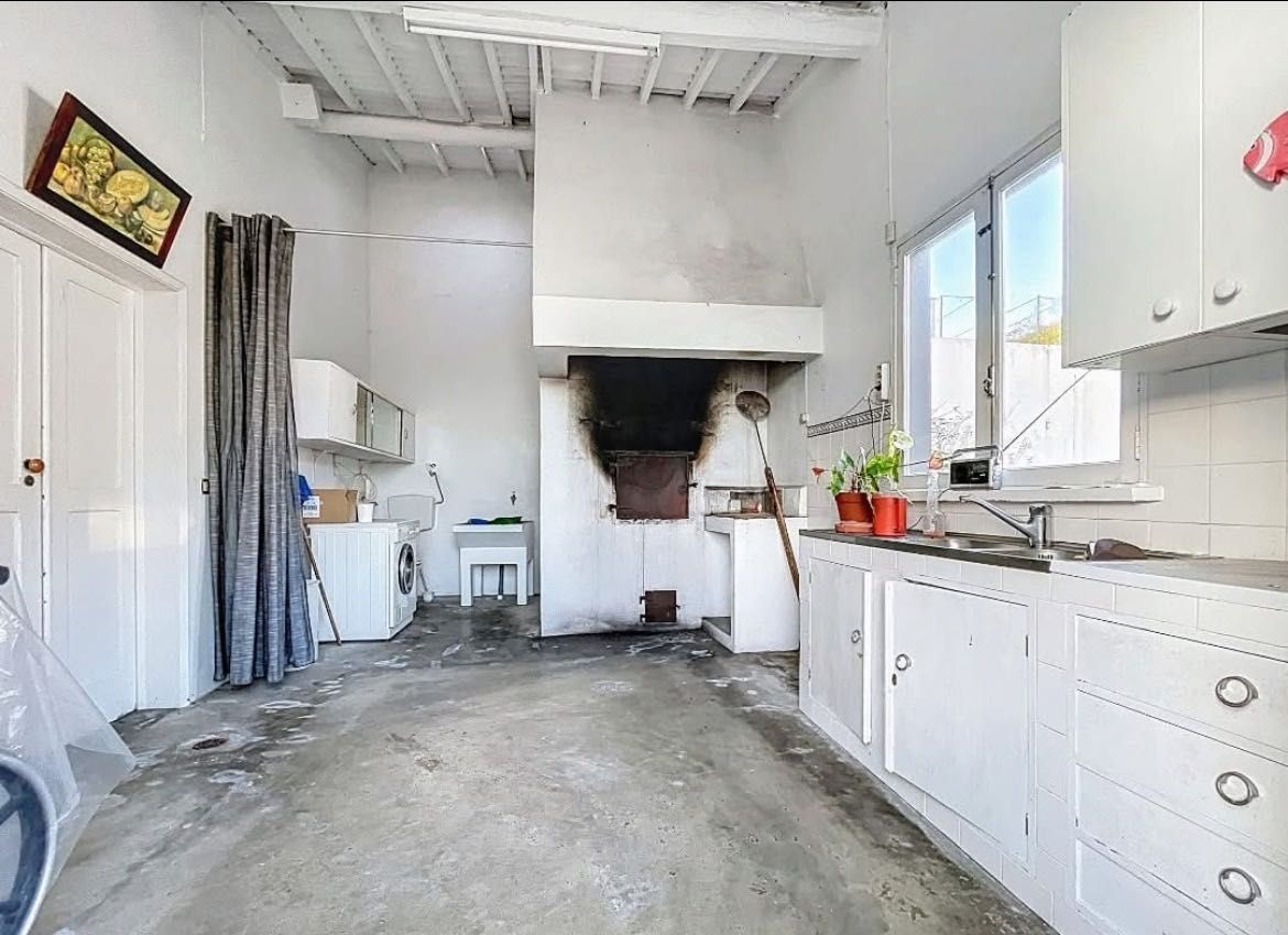 t5 com Três garagens que podem ser transformadas em  3 apartamentos!