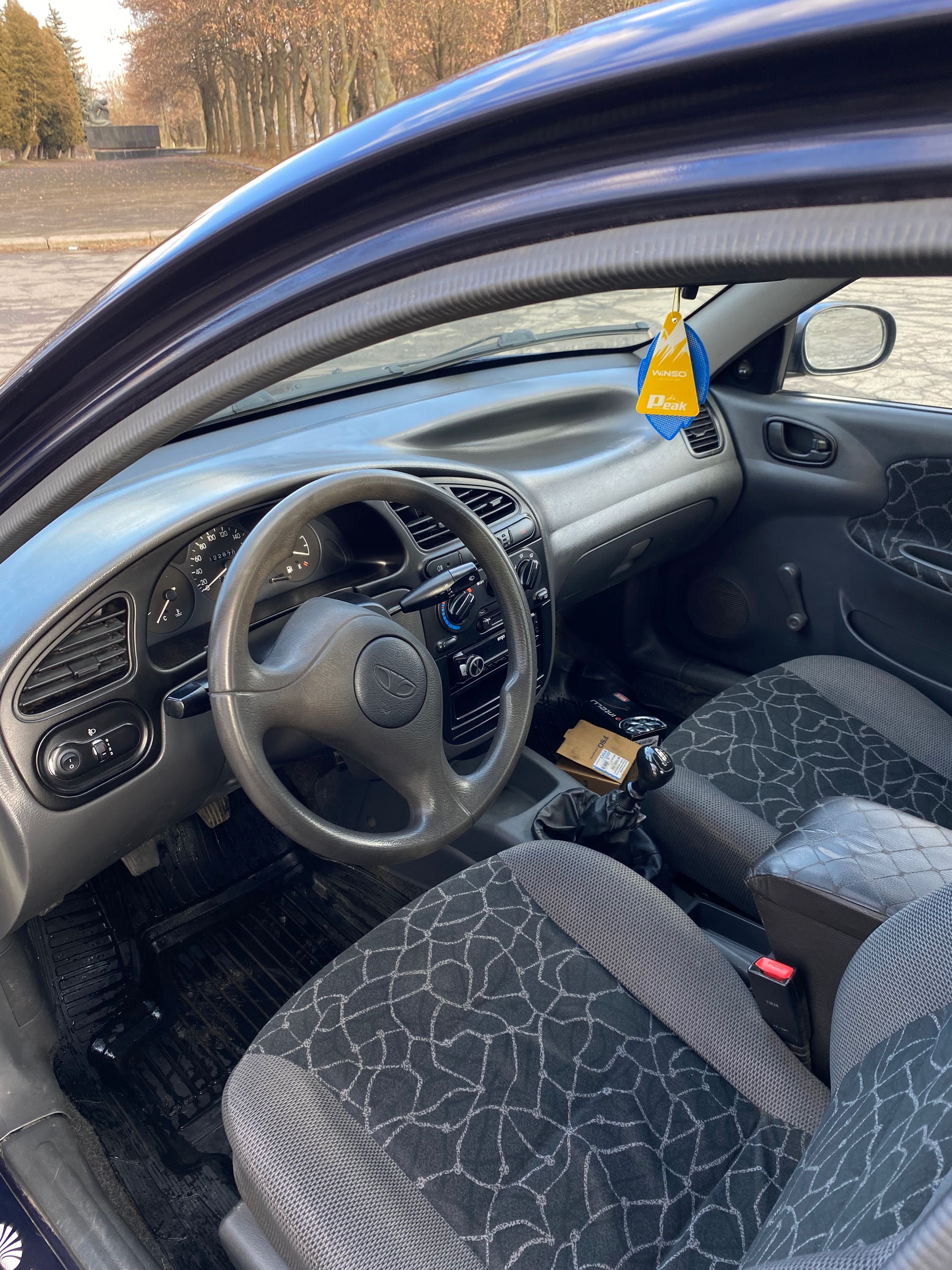 Автомобіль Daewoo Sens
