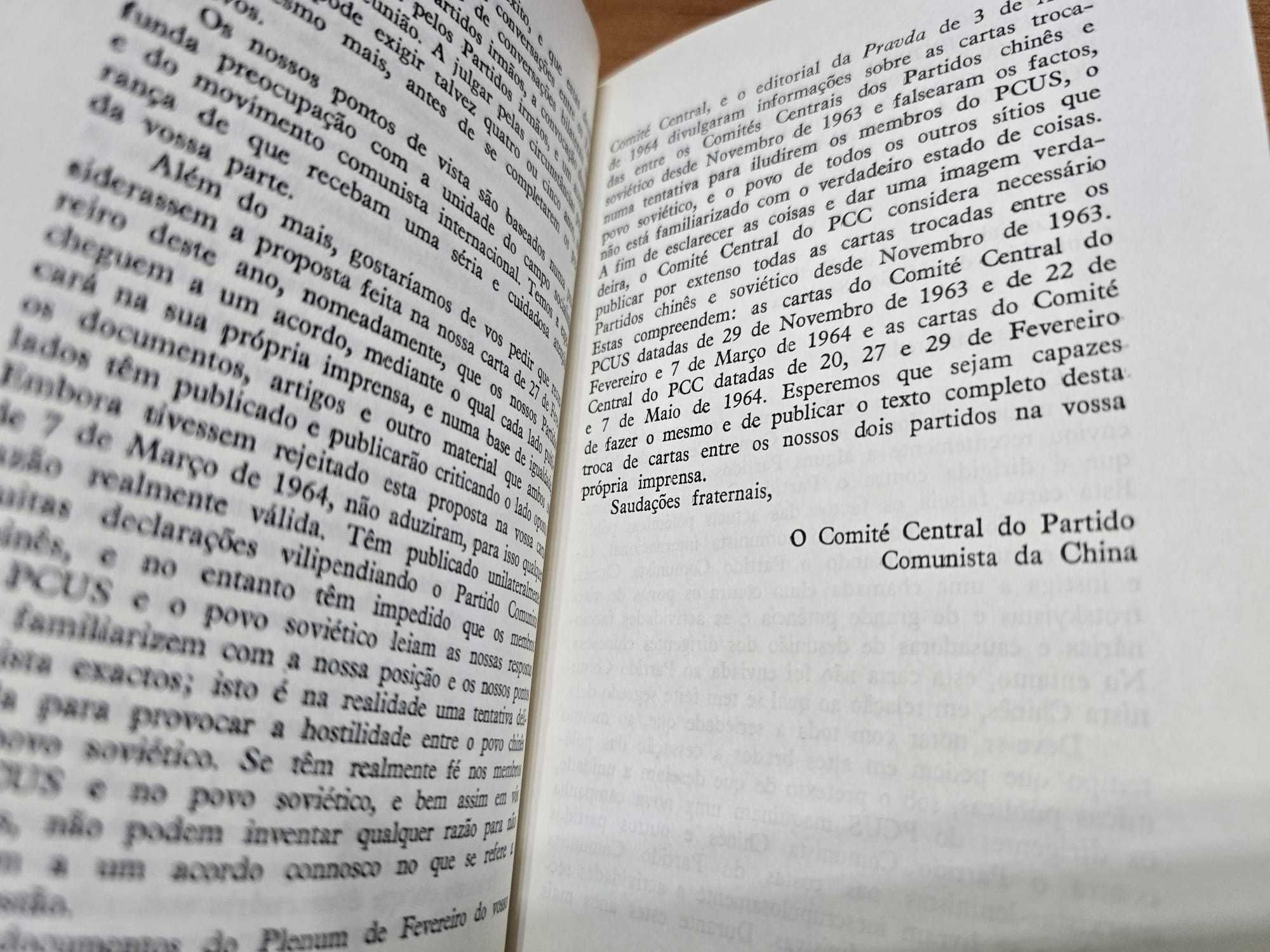 Divergências sobre alguns problemas importantes... - Mao Tsé-Tung