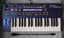 Novation Ultranova mikrofon kabel karton firmowy