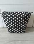 O Bag Mini, organizer czarny w białe kropki do torebki