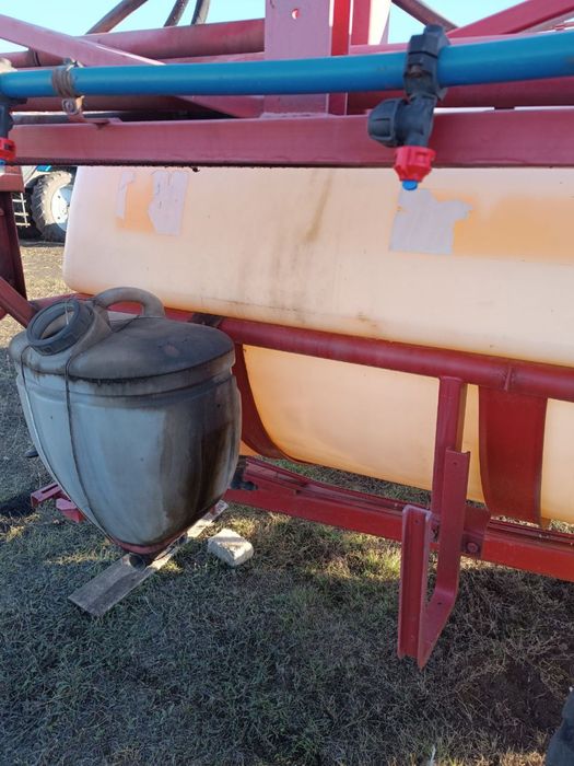 Продам оприскувач ОП-2000