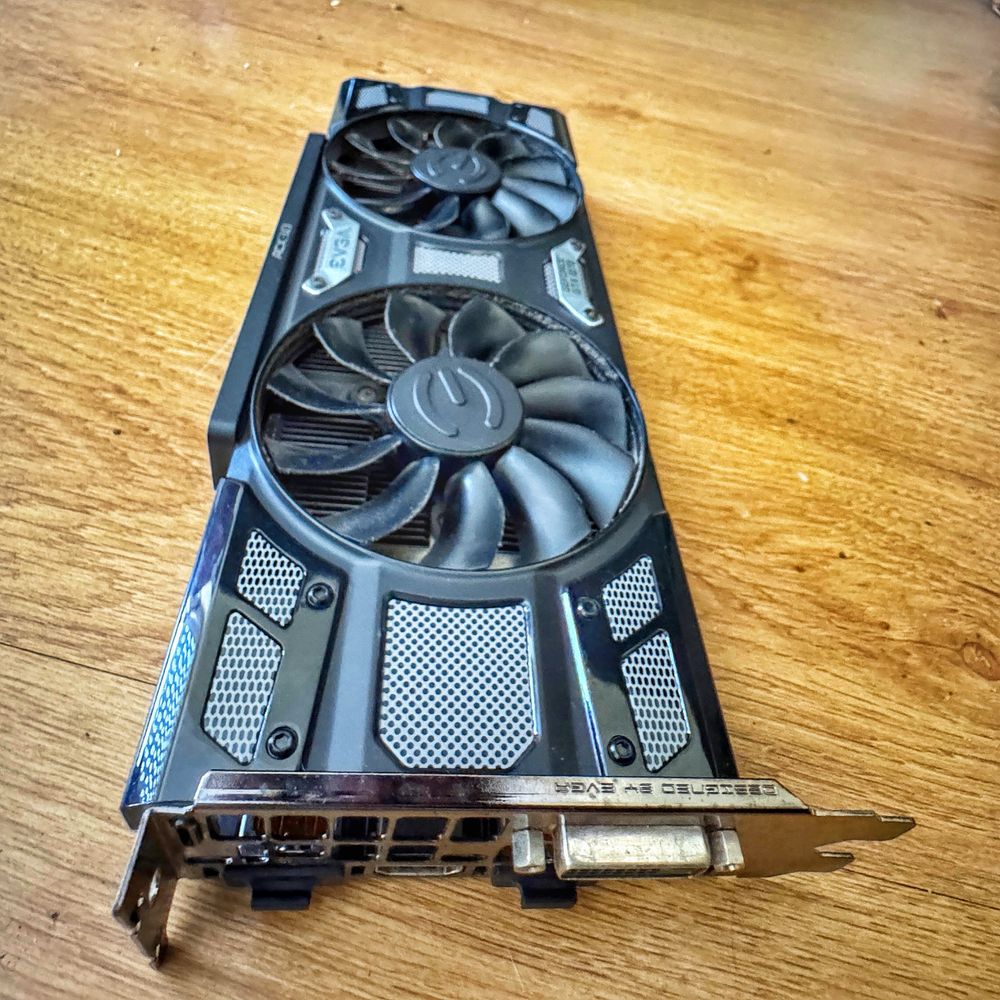 Placa Gráfica EVGA GeForce GTX 1070 ACX 3.0 (8 GB) – Excelente Estado