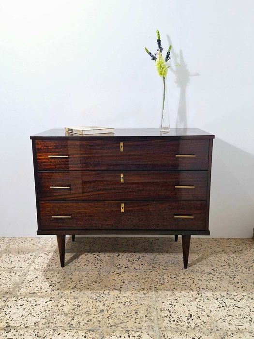 Comoda Vintage de madeira. Vintage Wooden Dresser