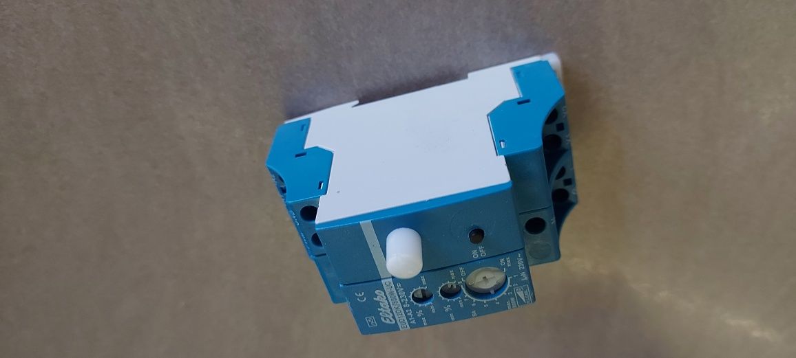 EUD12DK/800W-UC uniwersalny ściemniacz z regulatorem obrotowym