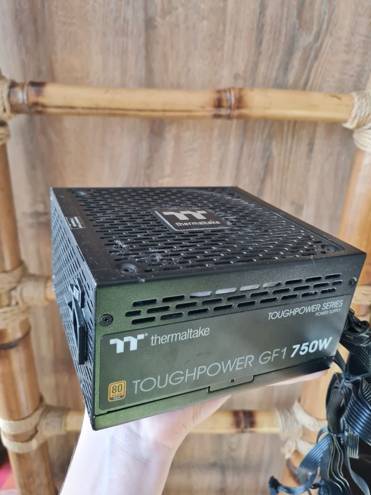 Продам блок питания TOUGHPOWER GF1 750W | Состояние отличное