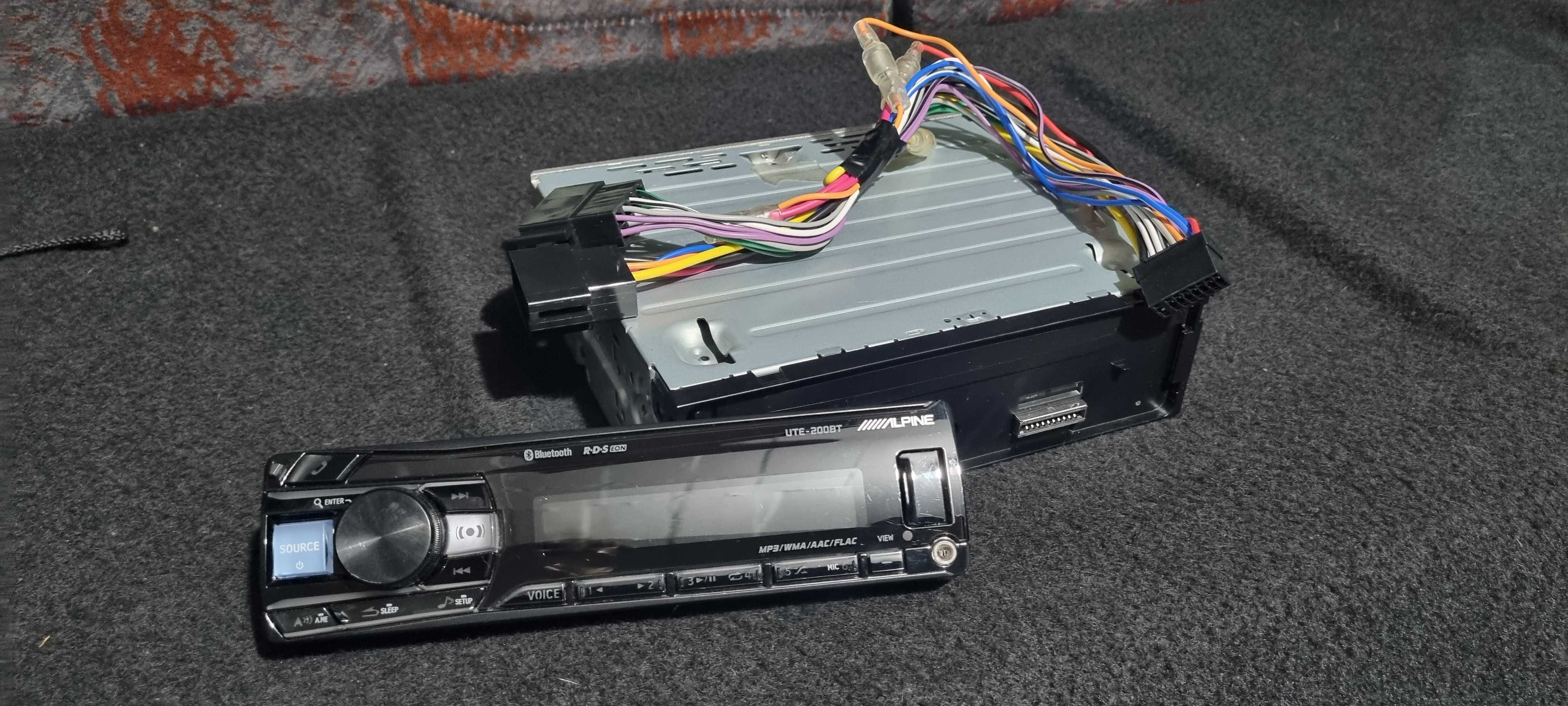 Autorrádio Alpine com bluetooth