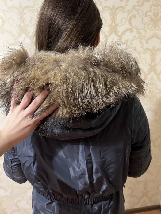 Пуховик жіночий зимовий з натуральним хутром бренду Vo-Tarun