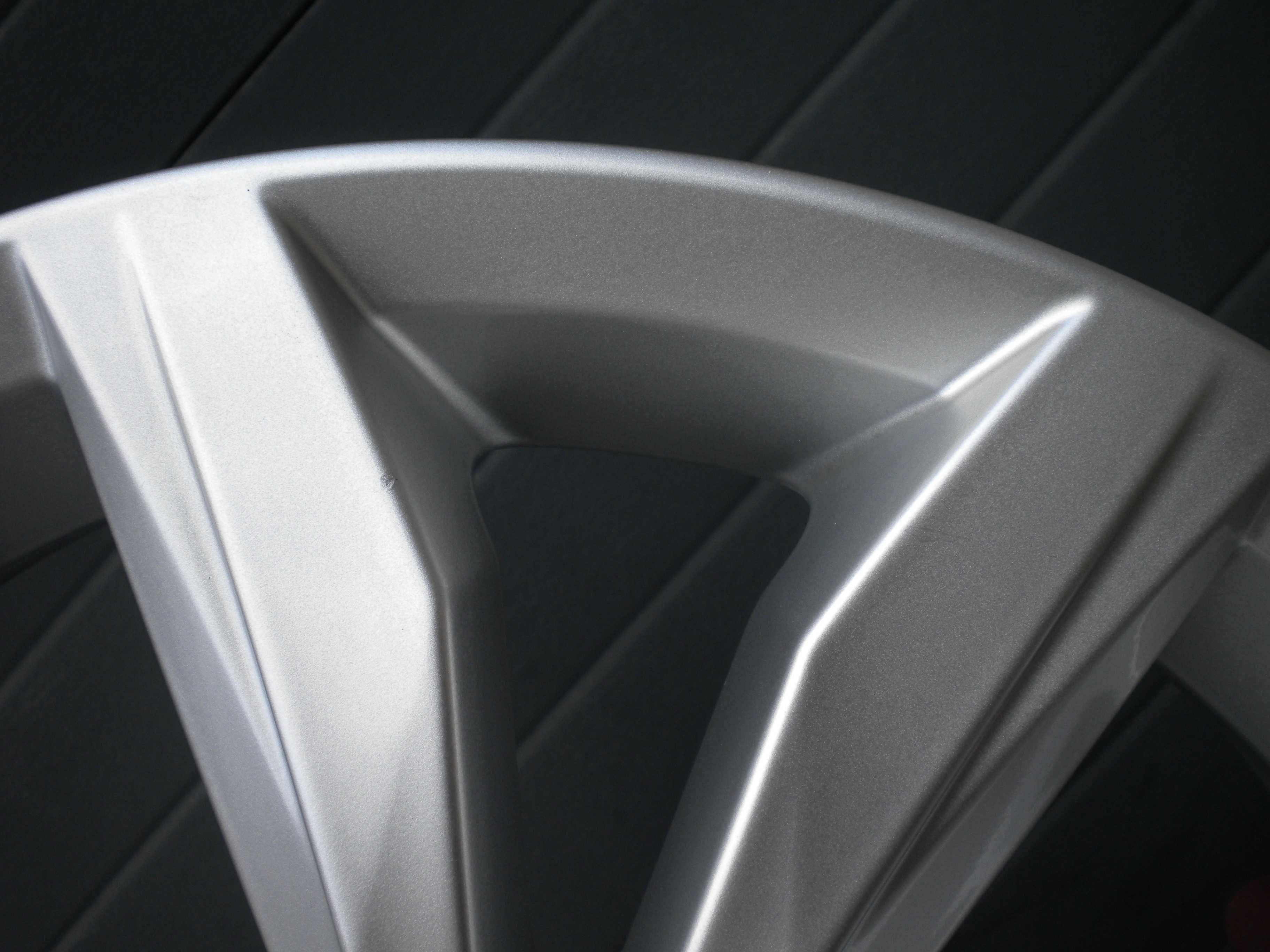 Felgi aluminiowe 15 5x100 Oryg Vw Polo VI Skoda Fabia IV