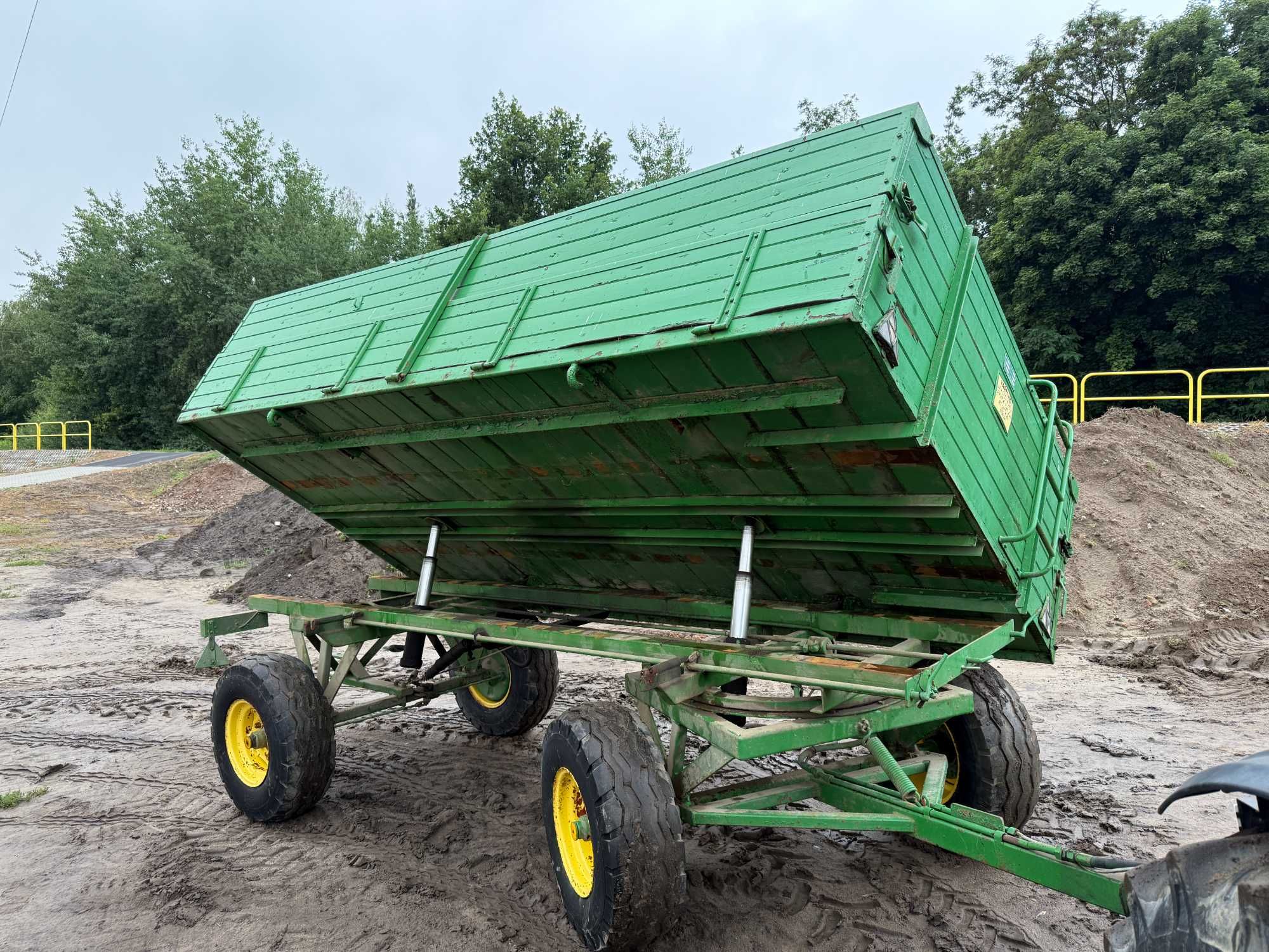 przyczepa wywrotka dwu stronna 6 ton ładna