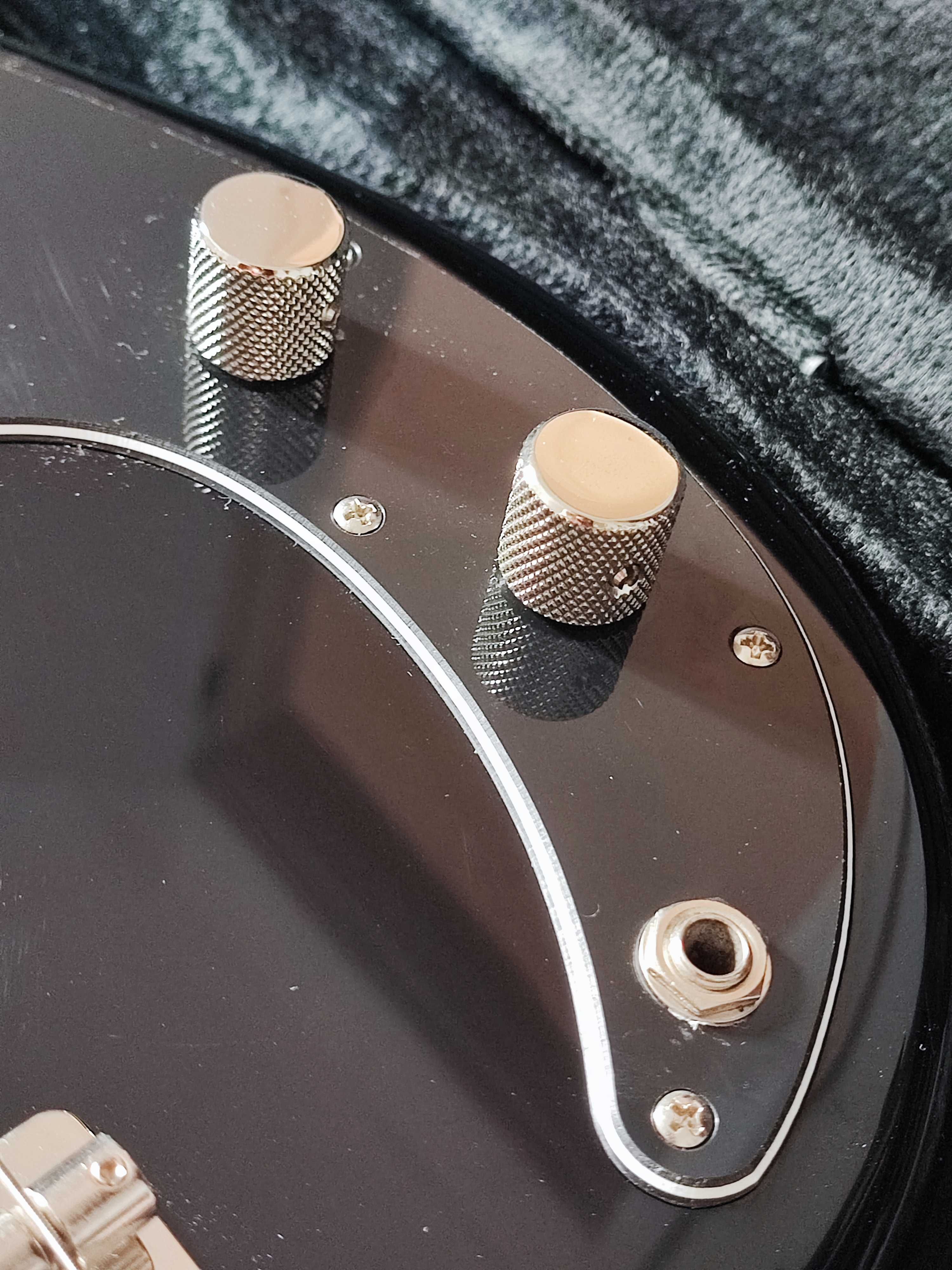 Baixo Squier by Fender CV 70s Precision Bass - Impecável!
