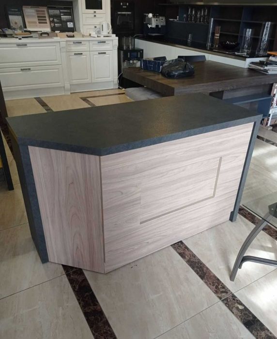 Ресепшен торговий прилавок