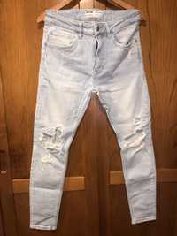 Jeans com Rasgões Berska