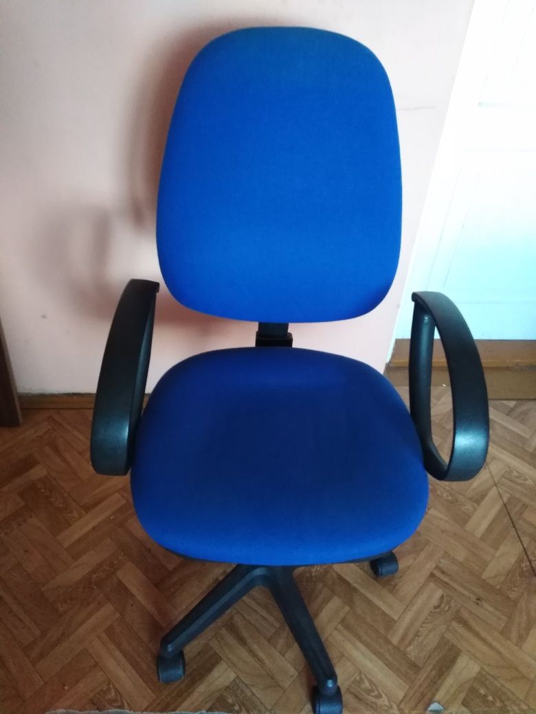 Krzesło biurowe - obrotowe