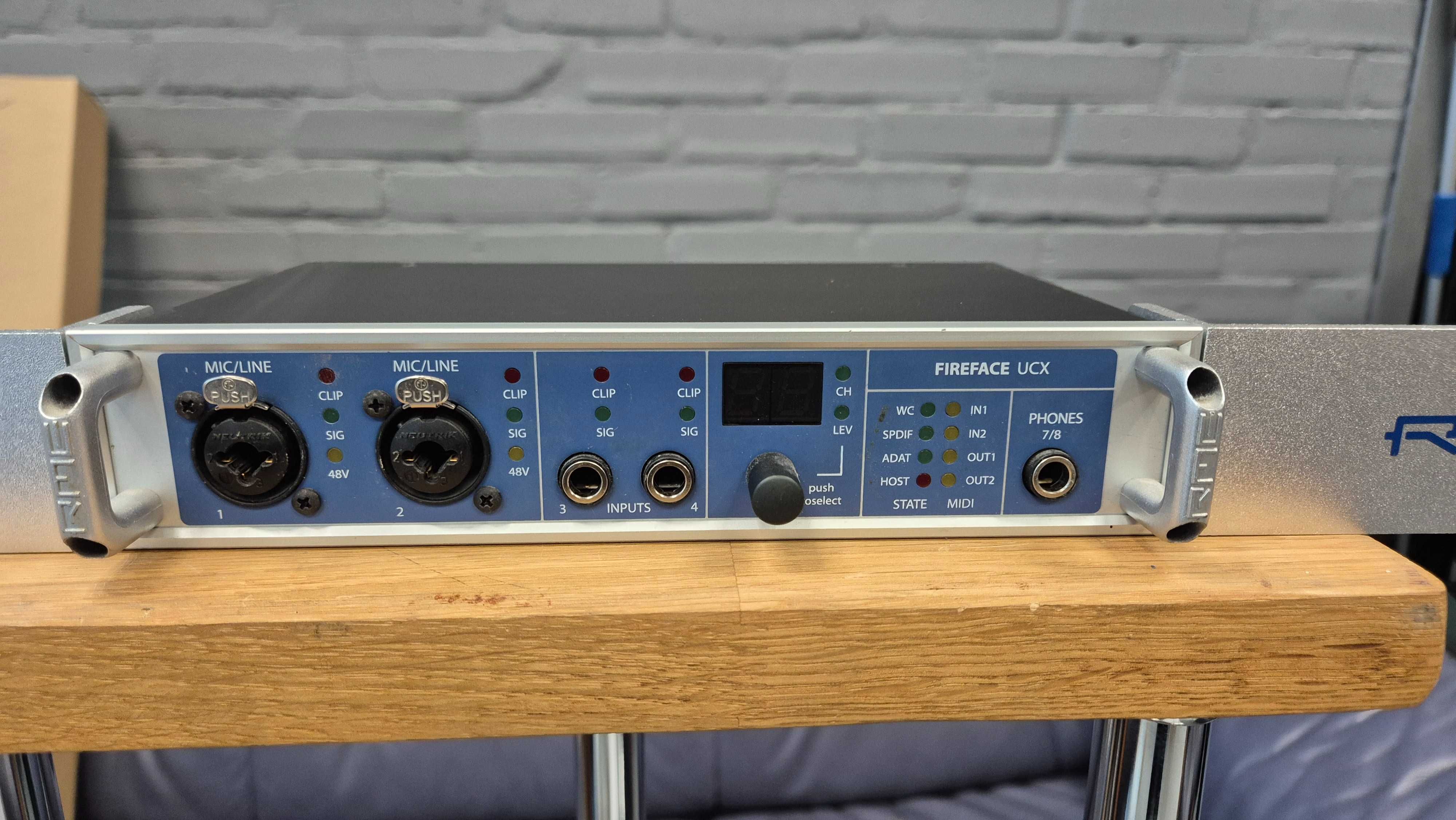 RME Fireface UCX 36-channel USB/FireWire. Аудіоінтерфейс,Звукова карта
