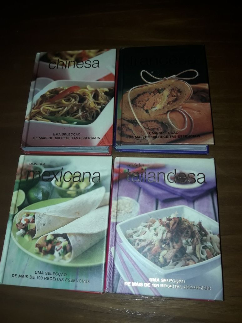 Livros encadernados de culinária novos