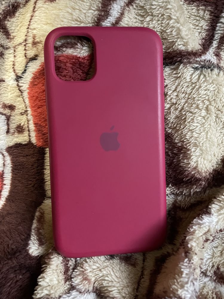 Чехлы на Iphone 11