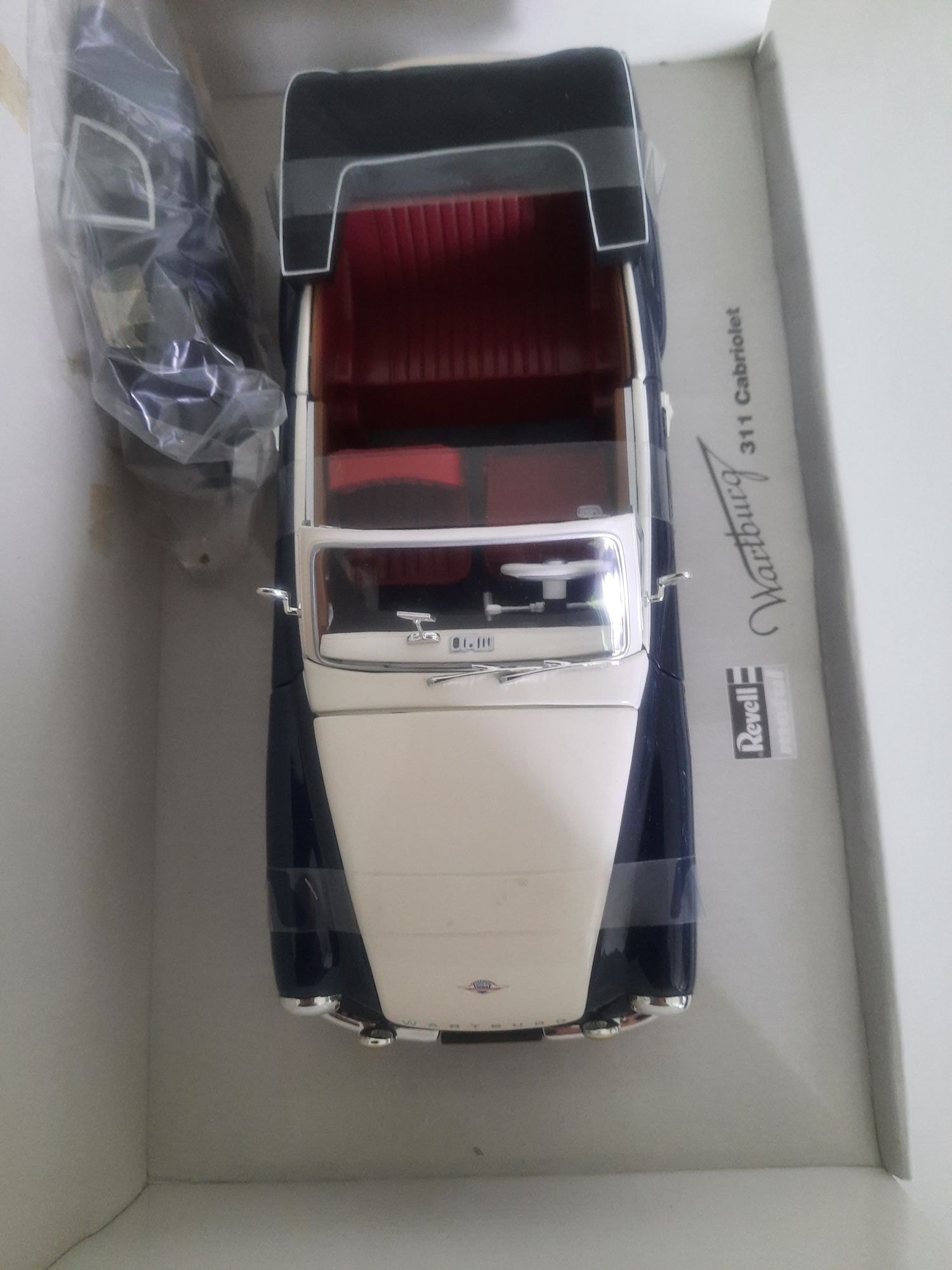 Wartburg 311 coupe cabriolet nowy revell 1:18