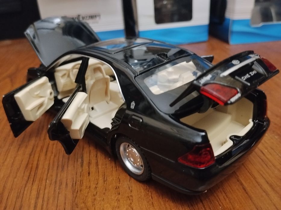 Модель Toyota crown 1:32 Автоексперт металл свет звук инерция Тойота К