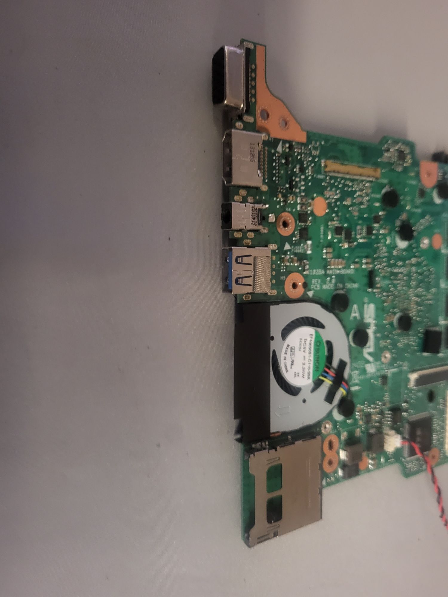 Sprzedam płyte główną do laptopa Asus X102B (Nietestowaną)