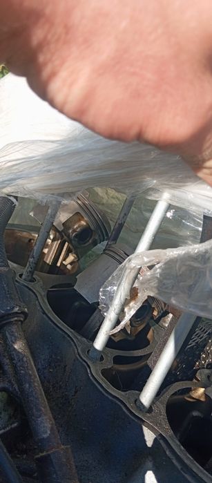 Циліндр з поршнями  сузуки бандит 600