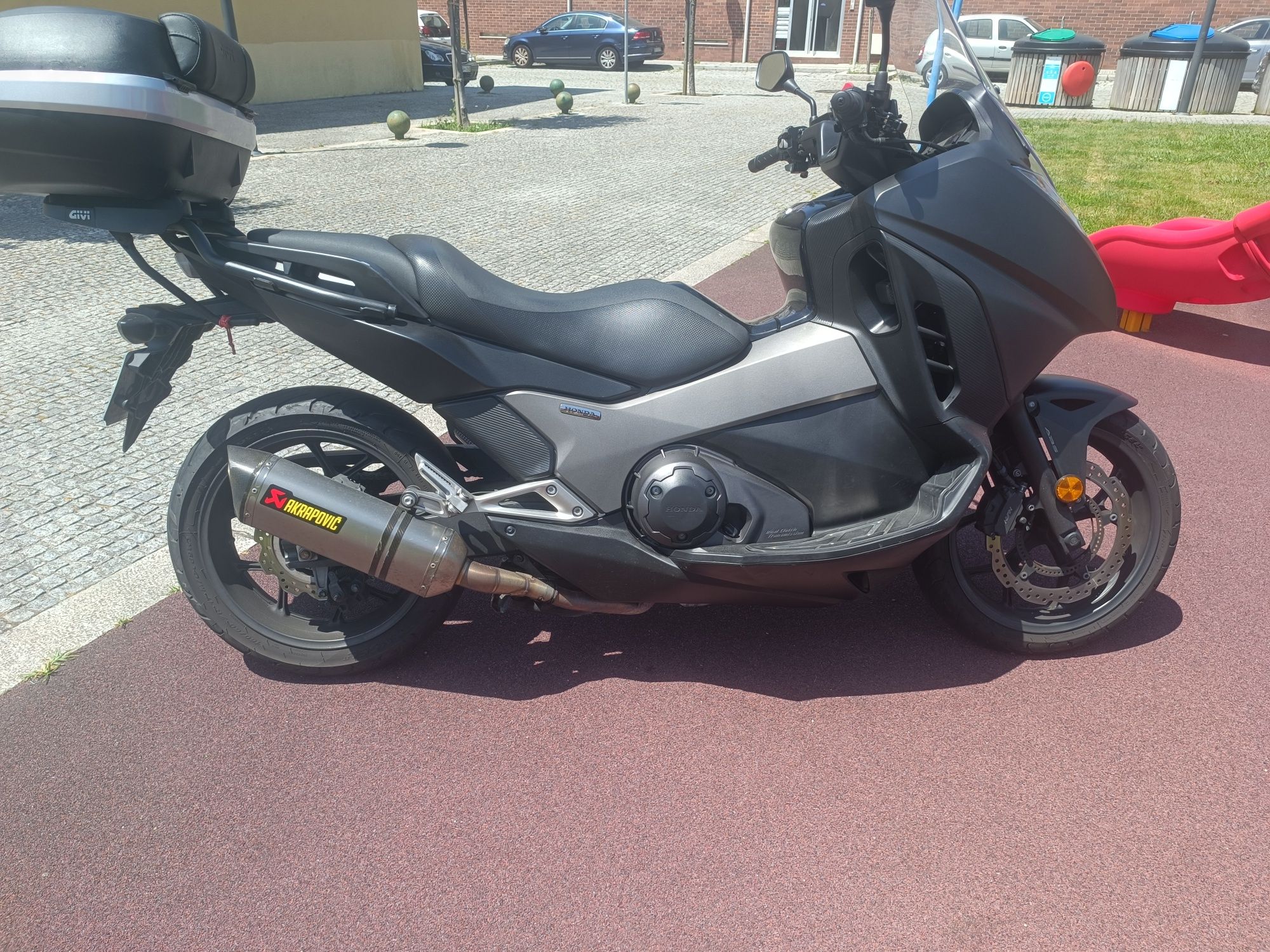 Honda integra 750