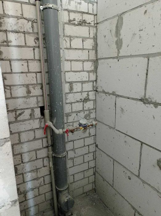 Продам двухуровневую гостинку ЖК Воробьевы горы (Шевченковский 38)