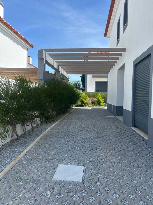 Arrenda-se Moradia Nova T3 + Escritório – Atouguia da Baleia (Peniche)
