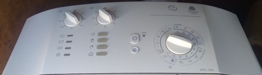Пральна ARISTON AVTL 104 по запчастинах
