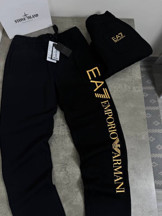 Штани EA7 з великим логотипом