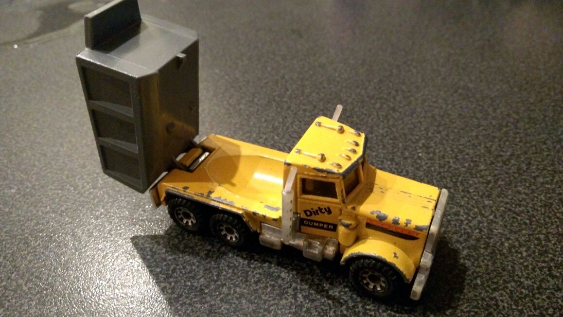 Matchbox,resorak Peterbilt 1981 samochodzik