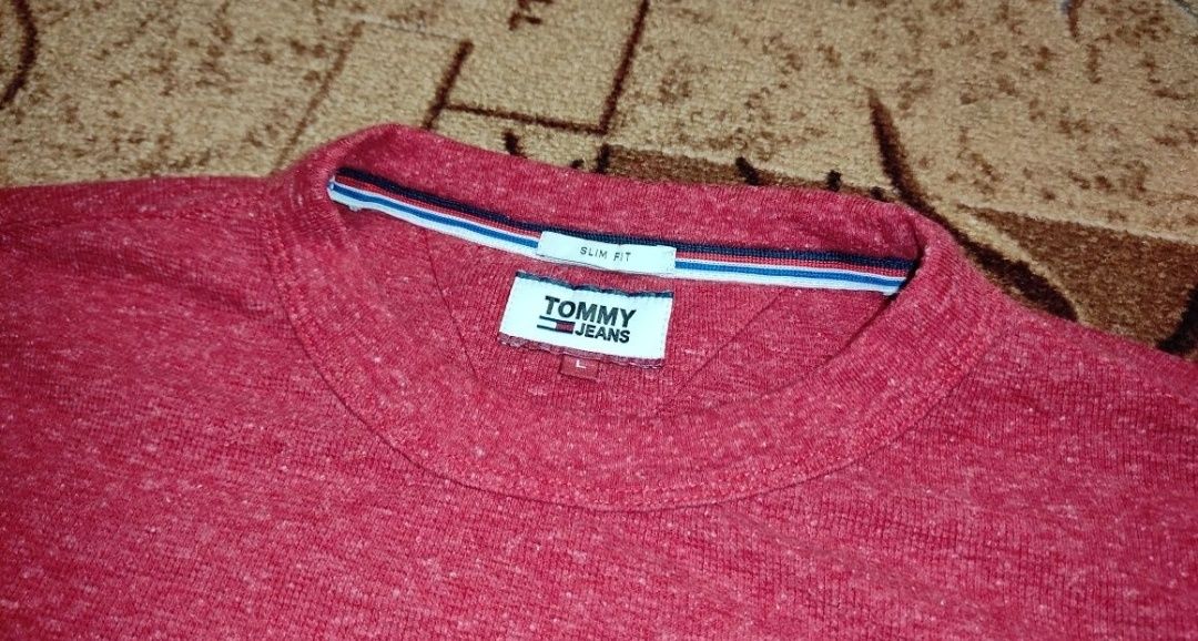 Світер від Tommy Hilfiger