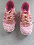 Vende-se Tenis Adidas de cor Rosa.