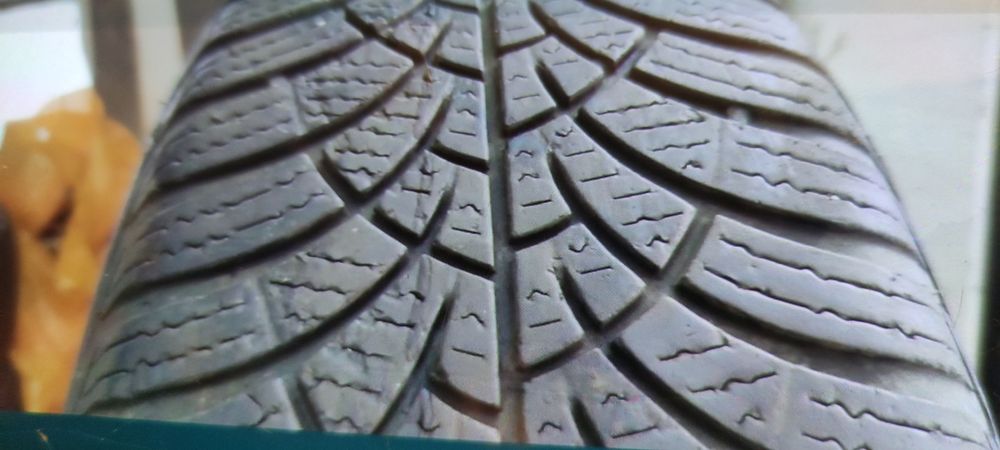 Opony zimowe z 2017r 5mm 185/65/15 Goodyear 8N6