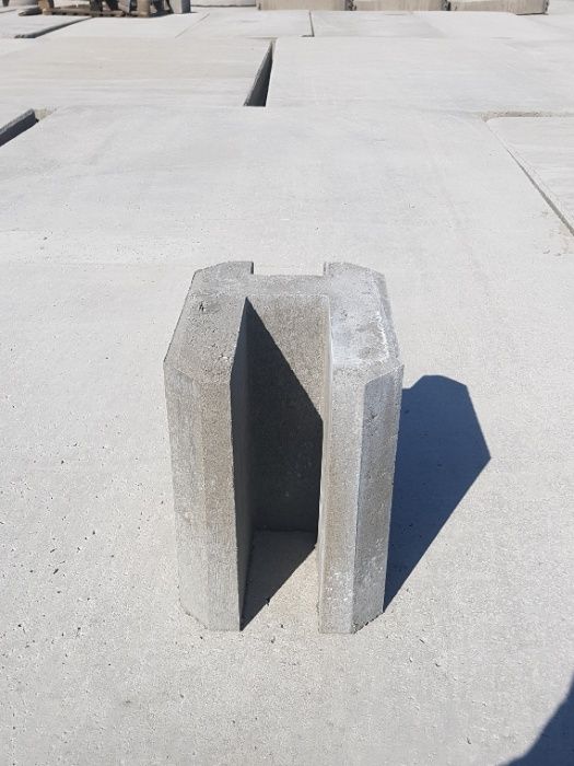 Łącznik betonowy do podmurówki