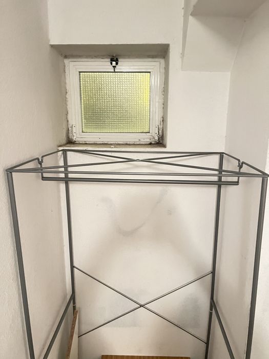 Movel aberto porta-cabides