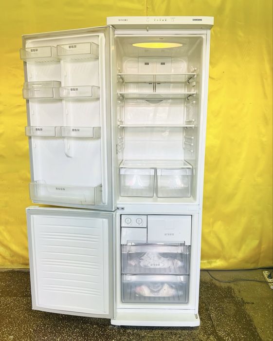 Двухкамерный холодильник Samsung RL39SBSW,NoFrost