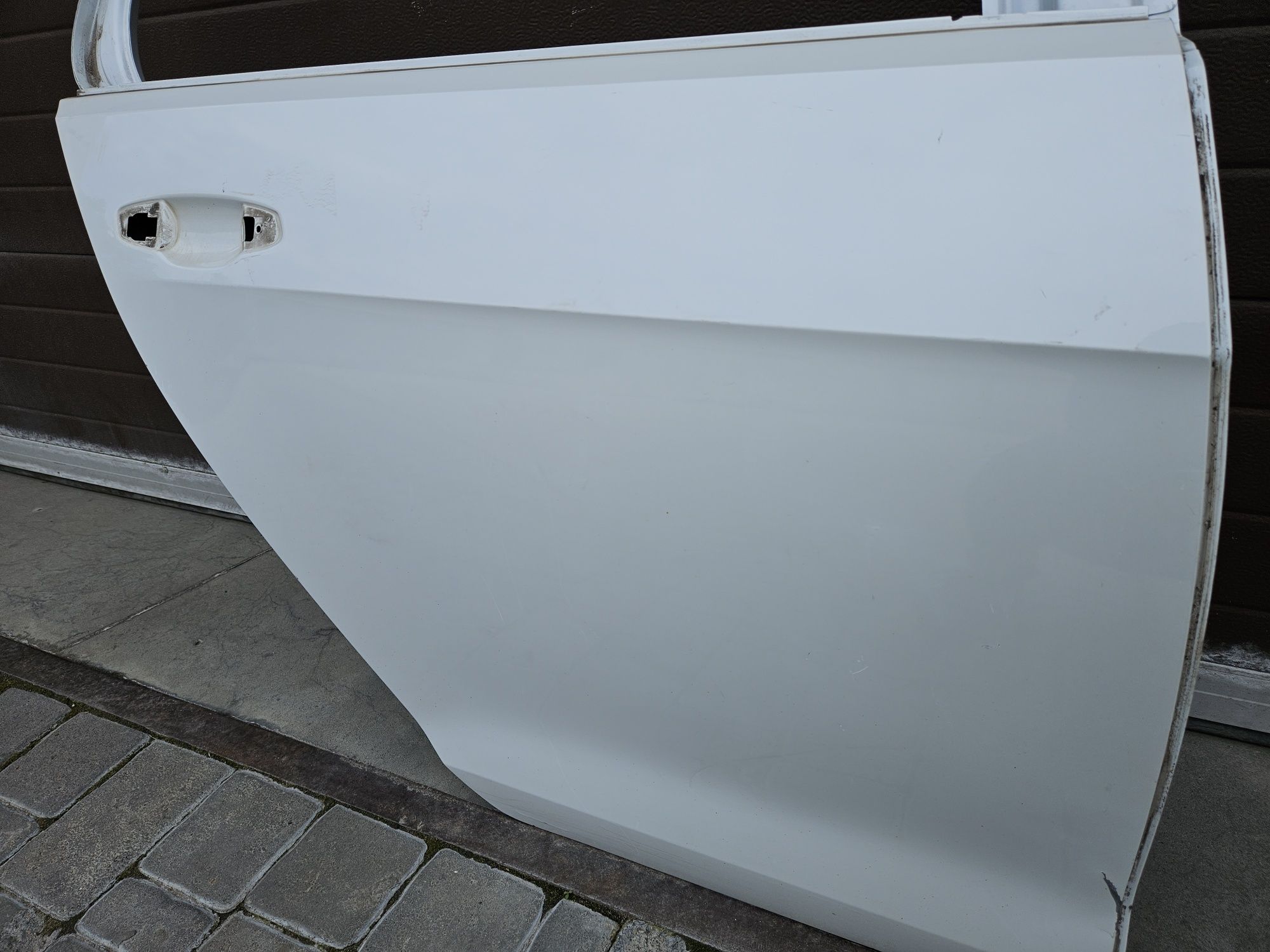 Двері задні праві VW Golf 7 хечбек 2012-2019р.
