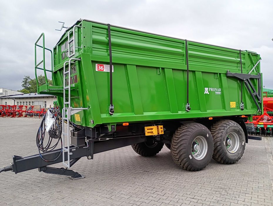 Przyczepa skorupowa z bocznym wysypem PRONAR T669/1 - cena PROMOCYJNA