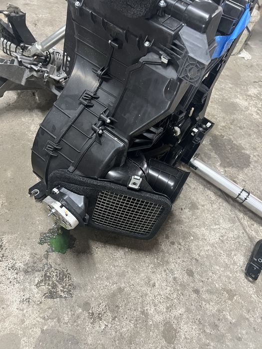 Пічка кліматичної системи  з рульовим валом