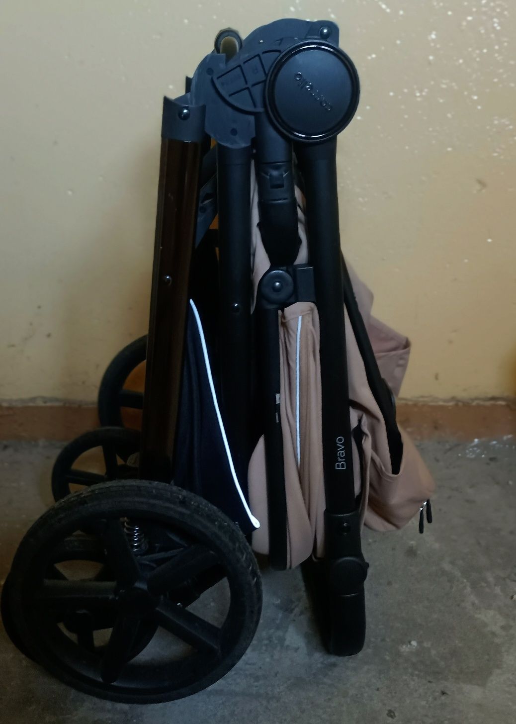 Wózek spacerowy Carrello Bravo Plus spacerówka beżowa beinge