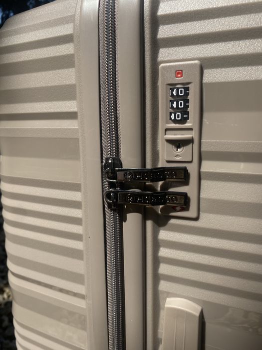 Валізи з поліпропілену Розмір Л ( великий)