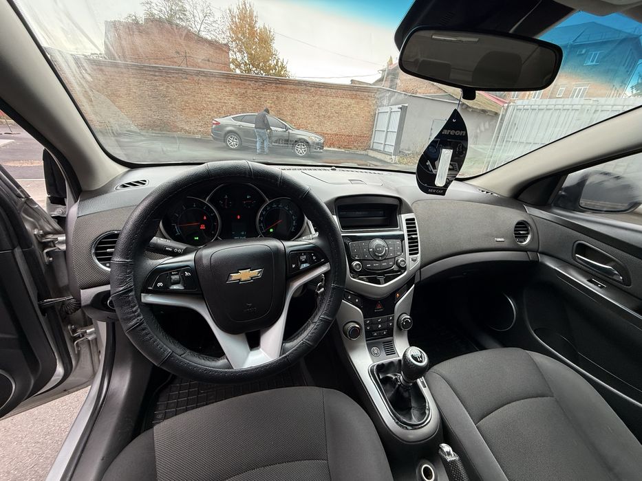 Chevrolet Cruze 1.8 з газом